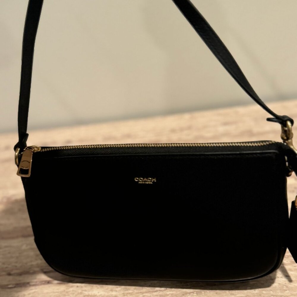 NWT 100% Authentic COACH Plaza Small Leather Shoulder